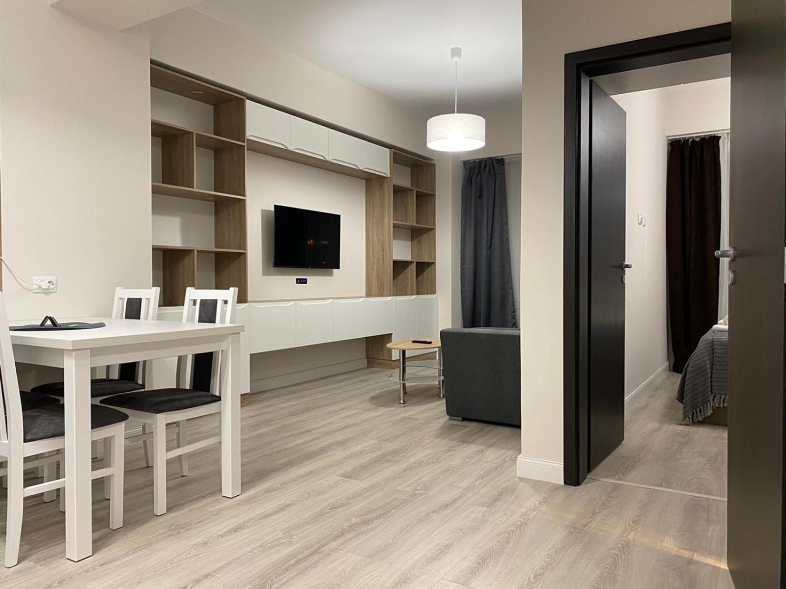 Lazar Towers Studios & Apartments Near Palas Ясси Екстер'єр фото