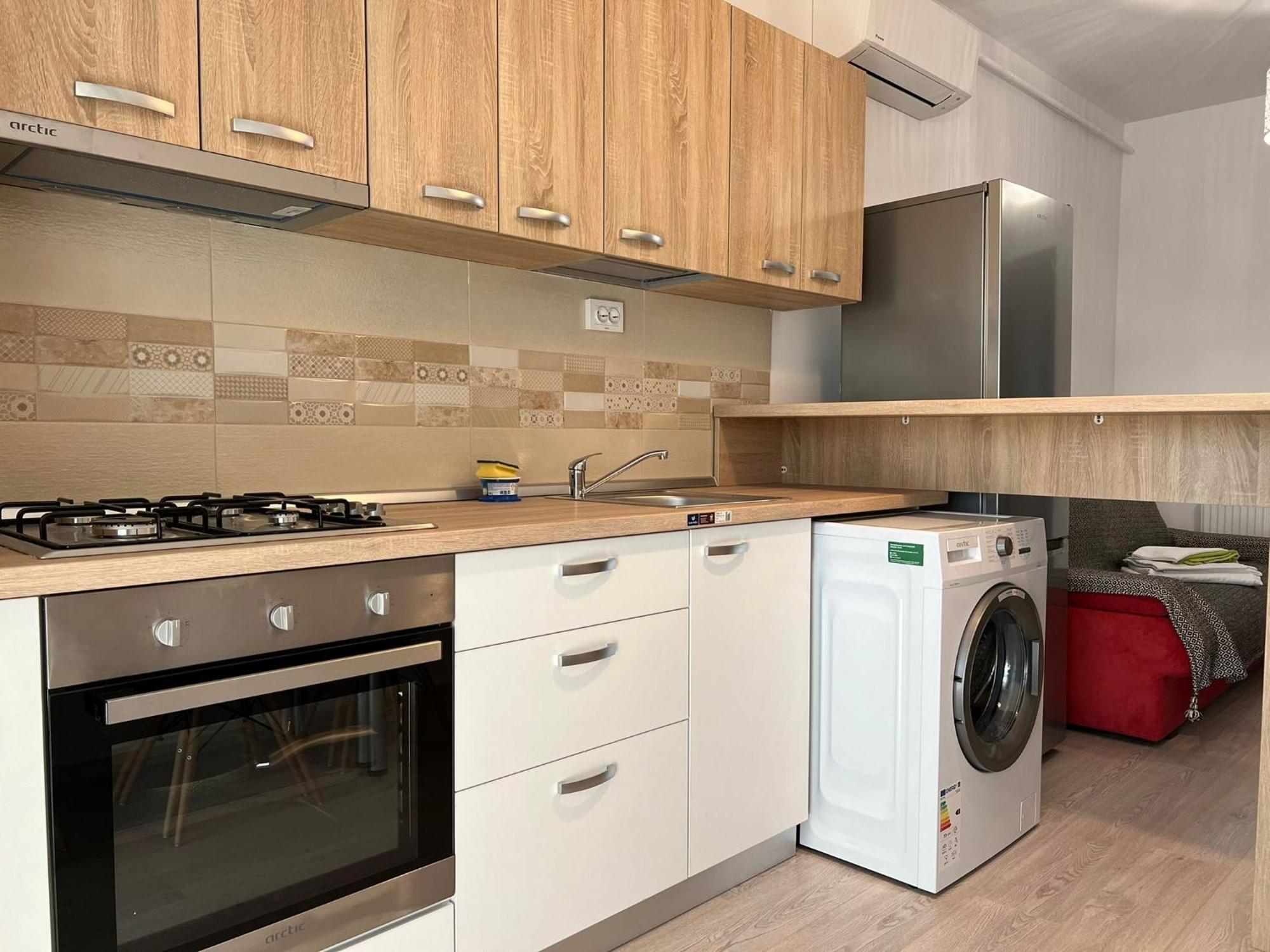Lazar Towers Studios & Apartments Near Palas Ясси Екстер'єр фото